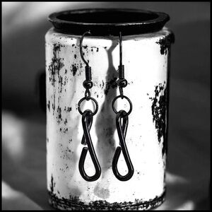 5 For $25💫Alternative Black Links Earrings